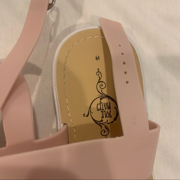 Pink sandals - Picture 2 of 2